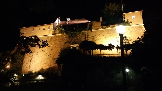 Das Schloss bei Nacht